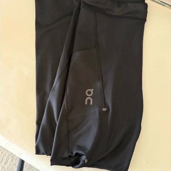 On Running Men's Performance Winter Tights - Picture 3 of 8